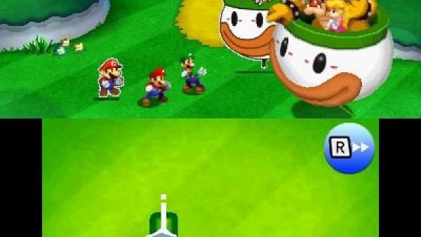 Screenshot: Mario, Luigi und Paper Mario treffen auf Bowser und Paper Bowser.