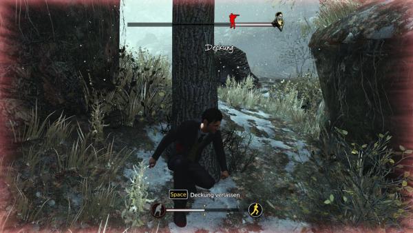 Screenshot: Sherlock sucht hinter einem Baum Schutz vor einem Jäger