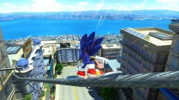 Sonic schlittert auf einem Drahtseil über den Dächern der Stadt.