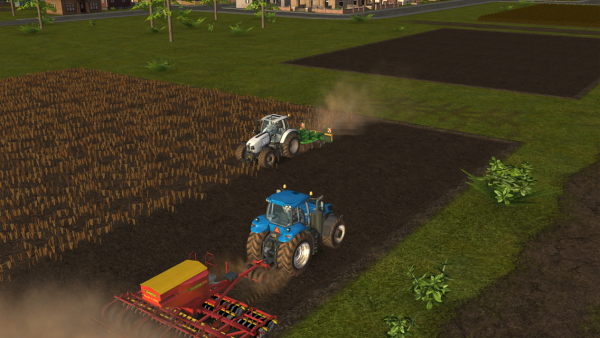 Screenshot: Felder werden mit Maschinen bewirtschaftet
