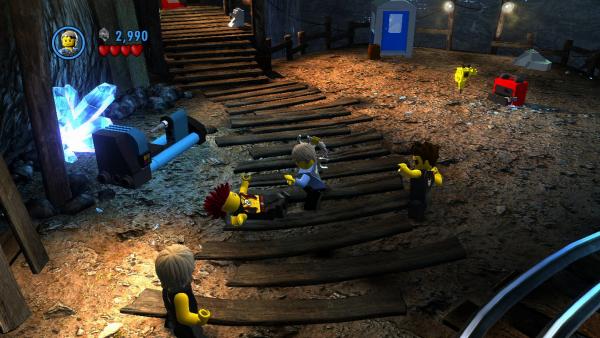 Screenshot: Chase kämpft gegen Männer in einer Mine